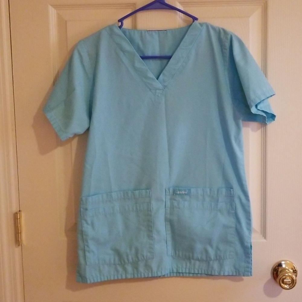 Women's scrubs